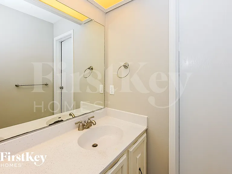 1219 Briarmead Dr — Photo 14