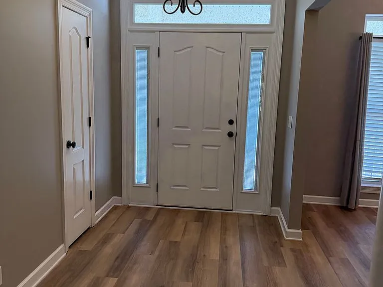 212 Autumn Ridge Ct — Photo 2