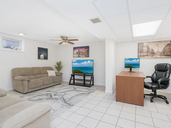 174 Barbara Street image 29 of 37