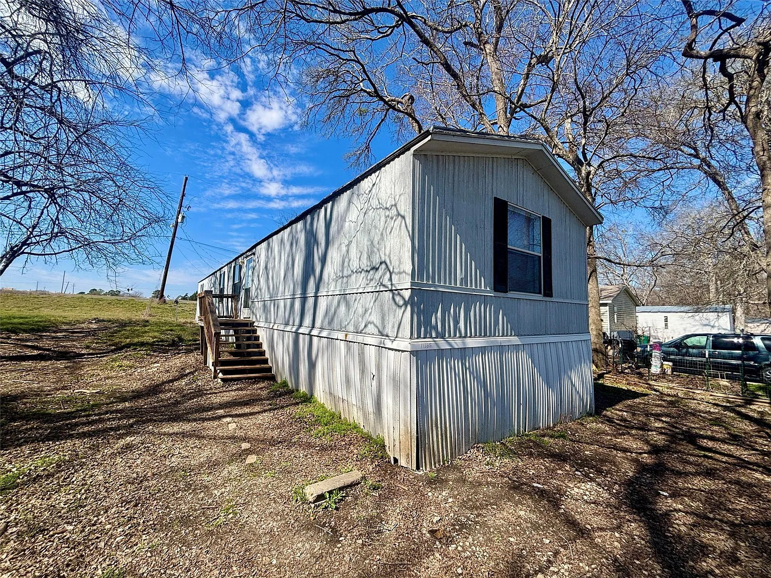 3 bed, 2.0 bath, 1216 sqft, $1,100 — Photo 1