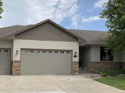 5608 S Shadow Wood Pl, Sioux Falls, SD, 57108