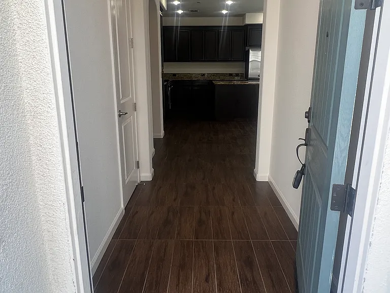 2017 Tarragon Rose Ct — Photo 2