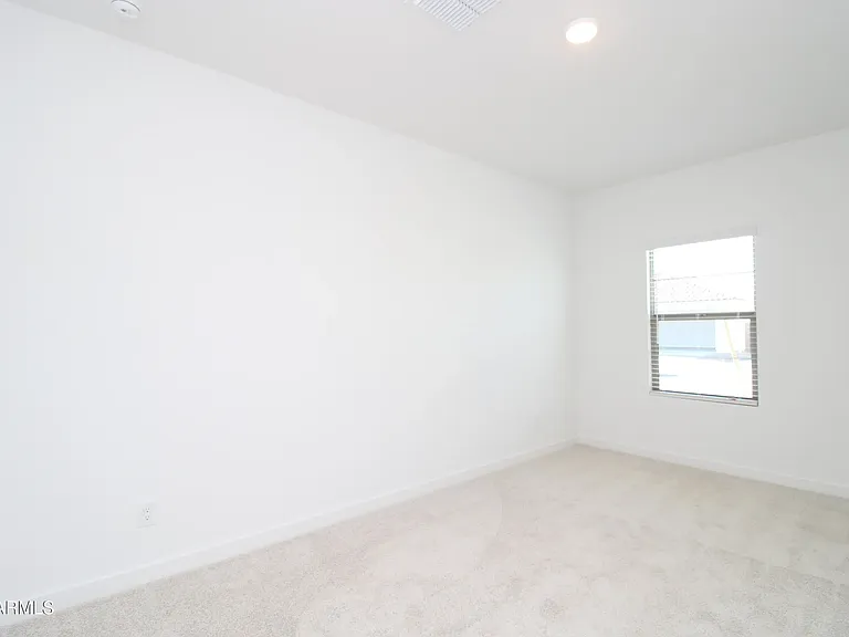 7869 N 80th Ave — Photo 1