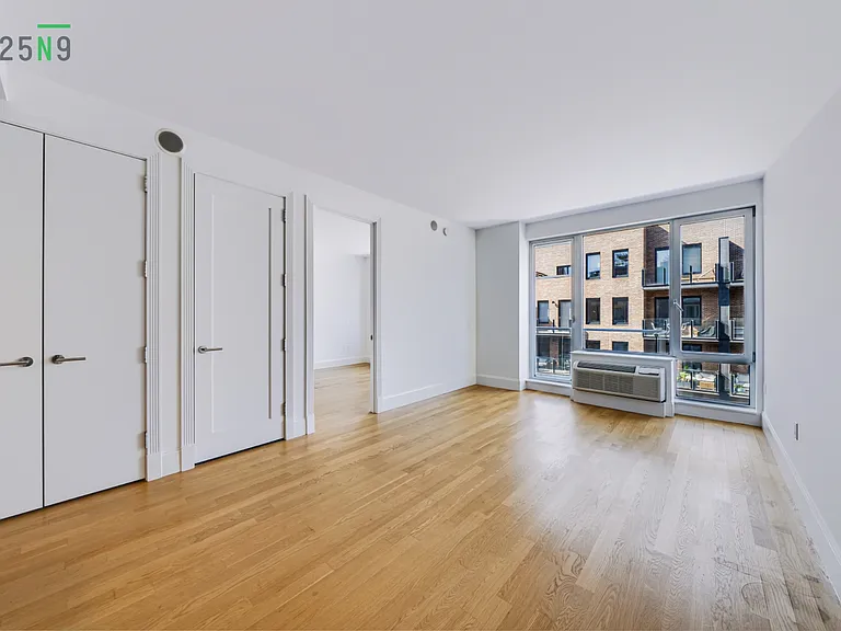 225 N 9th St #6D — Photo 2