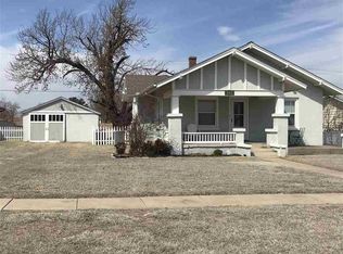 705 S Laird St, Mooreland, OK 73852