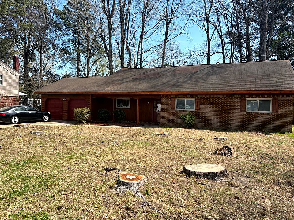 1st image of 222 E McGinnis Cir