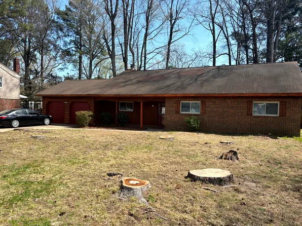 222 E McGinnis Cir, Norfolk, VA 23502