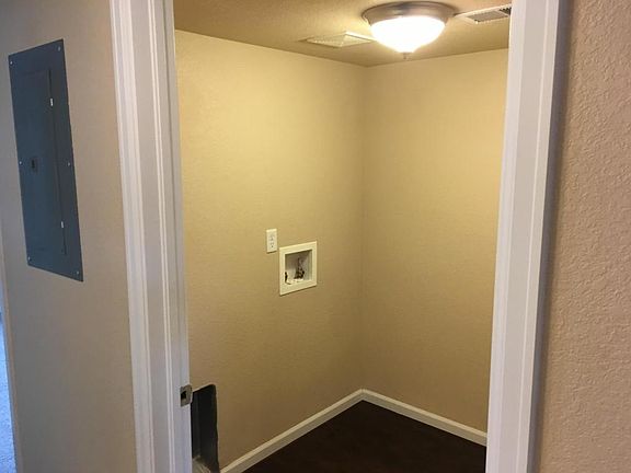 5th image of 229 1st St Unit H