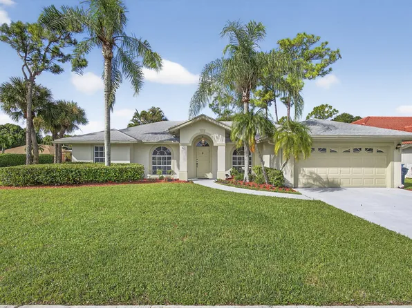 105 Emerald Court, Royal Palm Beach, FL 33411