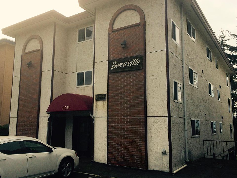 Front Exterior of the Bon A Ville Apartments