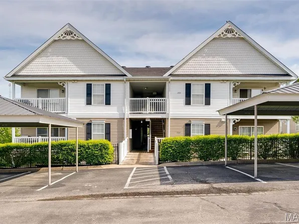 1201 Spring Creek Ln, O'Fallon, MO 63368