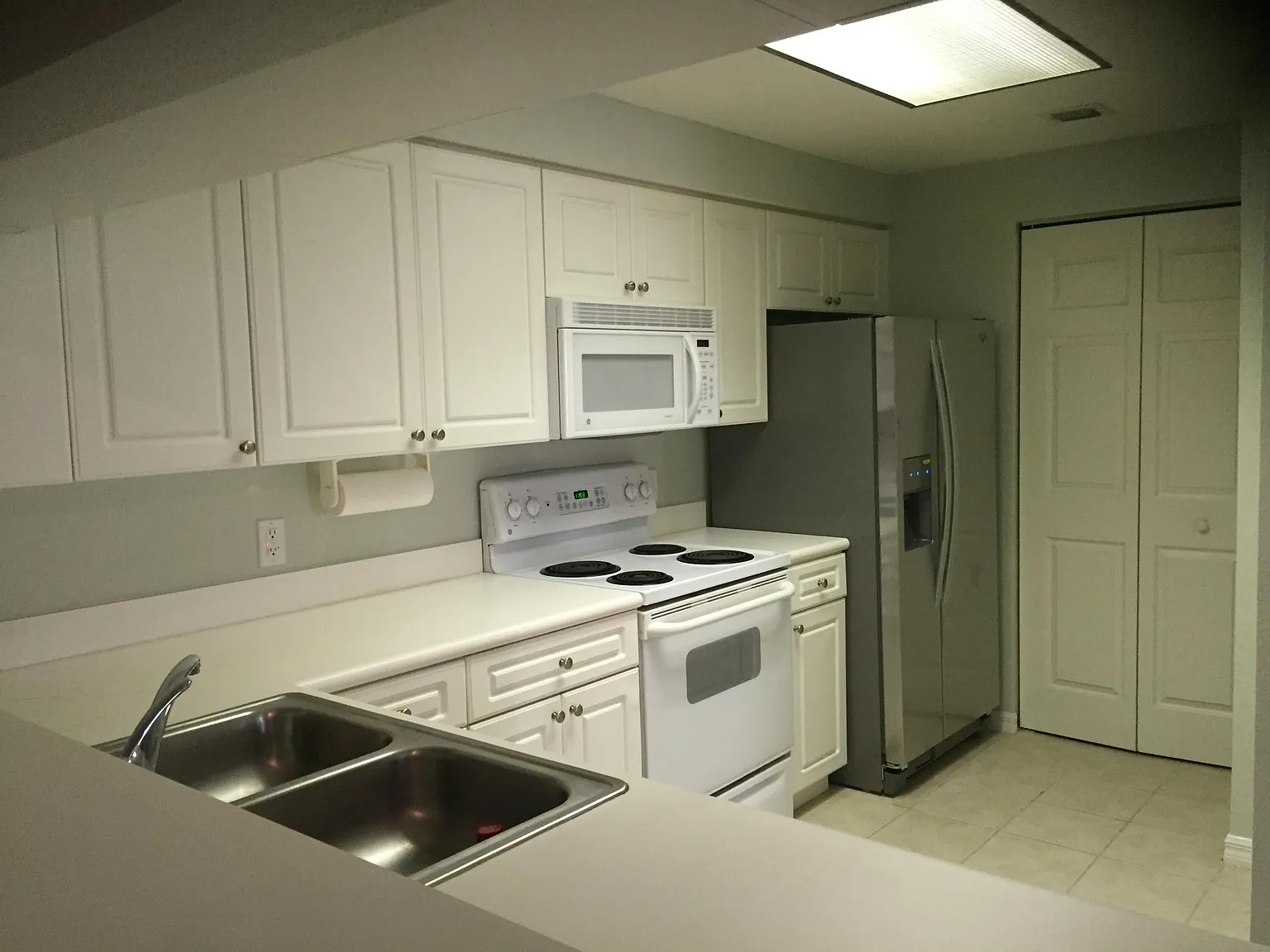 1 bed, 1.0 bath, 872 sqft, $2,000 — Photo 3