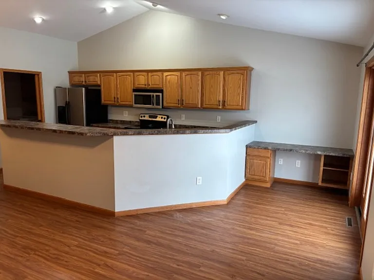 334 Autumn Ln — Photo 4