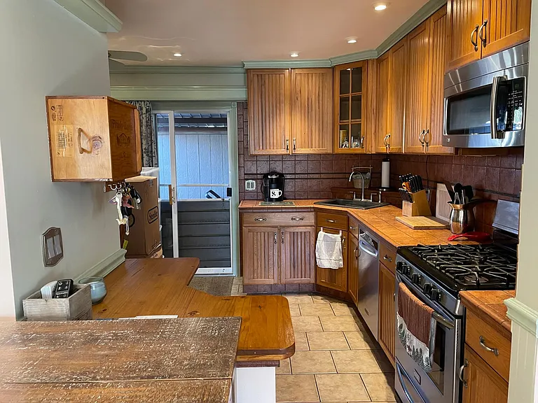 32 Park Ave #6 — Photo 4