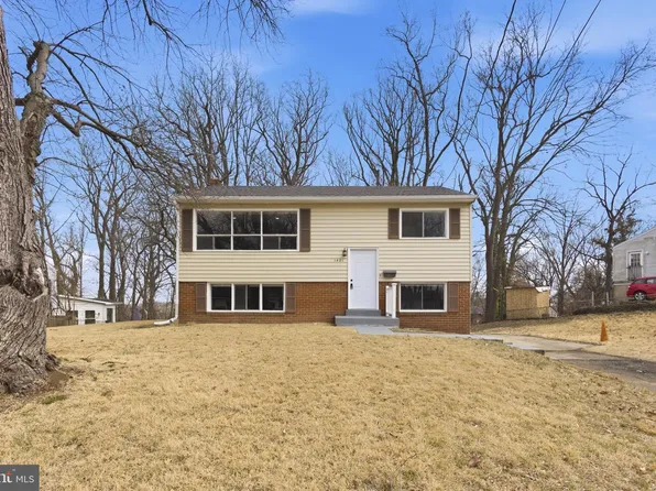 14211 Randall Dr, Woodbridge, VA 22191