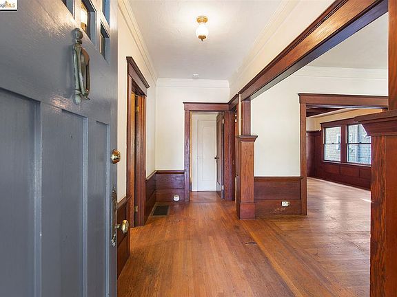 3rd image of 5587 Lawton Ave