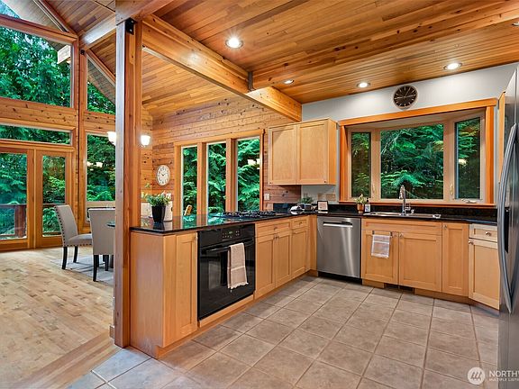 3rd image of 37 N Summit Drive