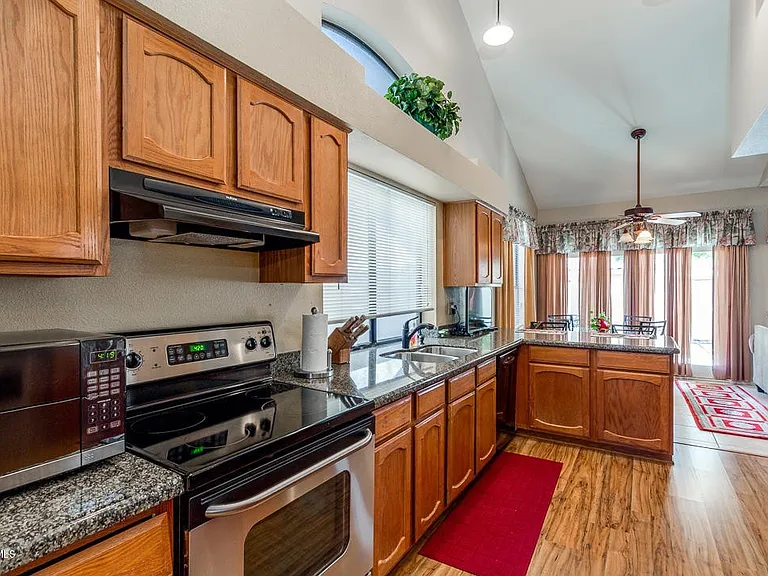 193 W Amanda Ln — Photo 24