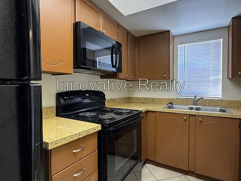 623 E San Sebastian Ct — Photo 5
