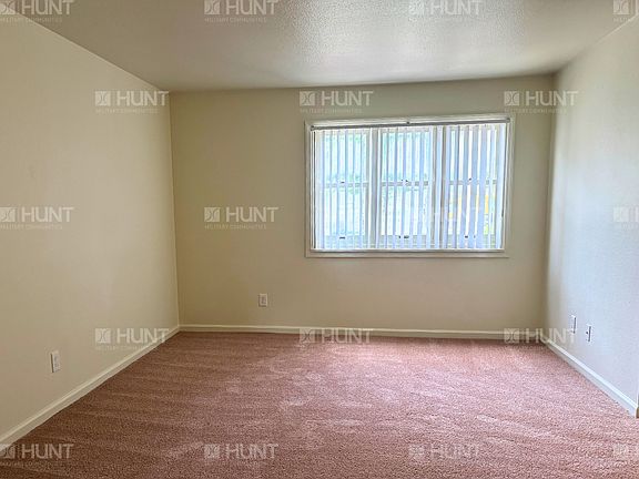 3rd image of 10 Taft Ct