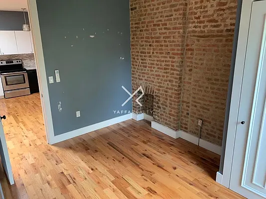 Rented by Yaffa Realty LLC | media 25