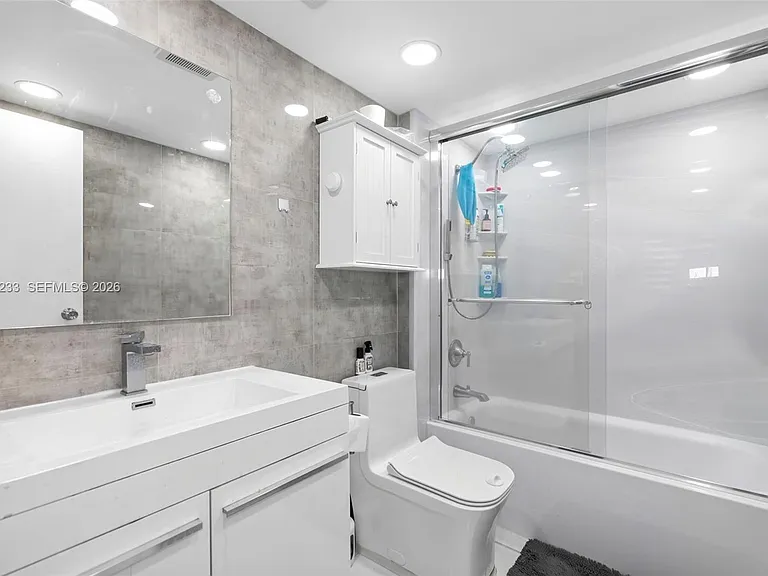 16546 NE 26th Ave #3J — Photo 23