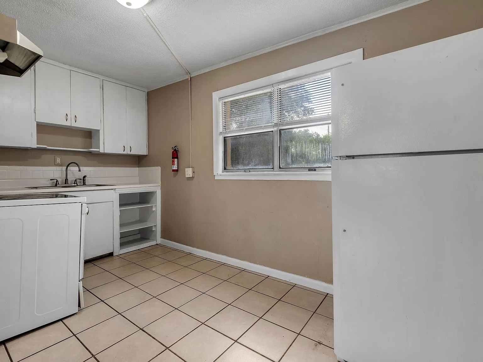 4 bed, 1050 sqft, $1,400 — Photo 4