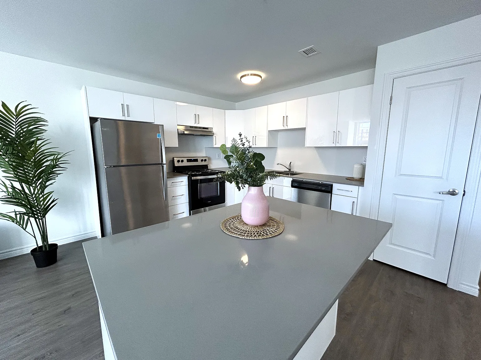 Marlborough Manor — Photo 2