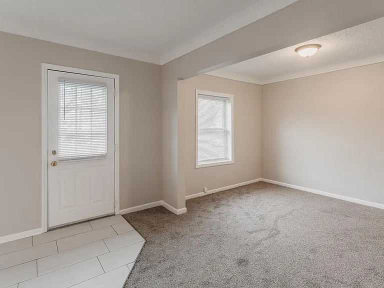 27 Gladwin Ave #27 — Photo 13