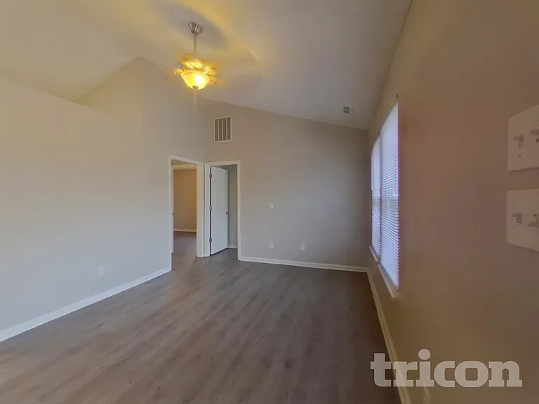 1224 Settlers Bridge Ct — Photo 2