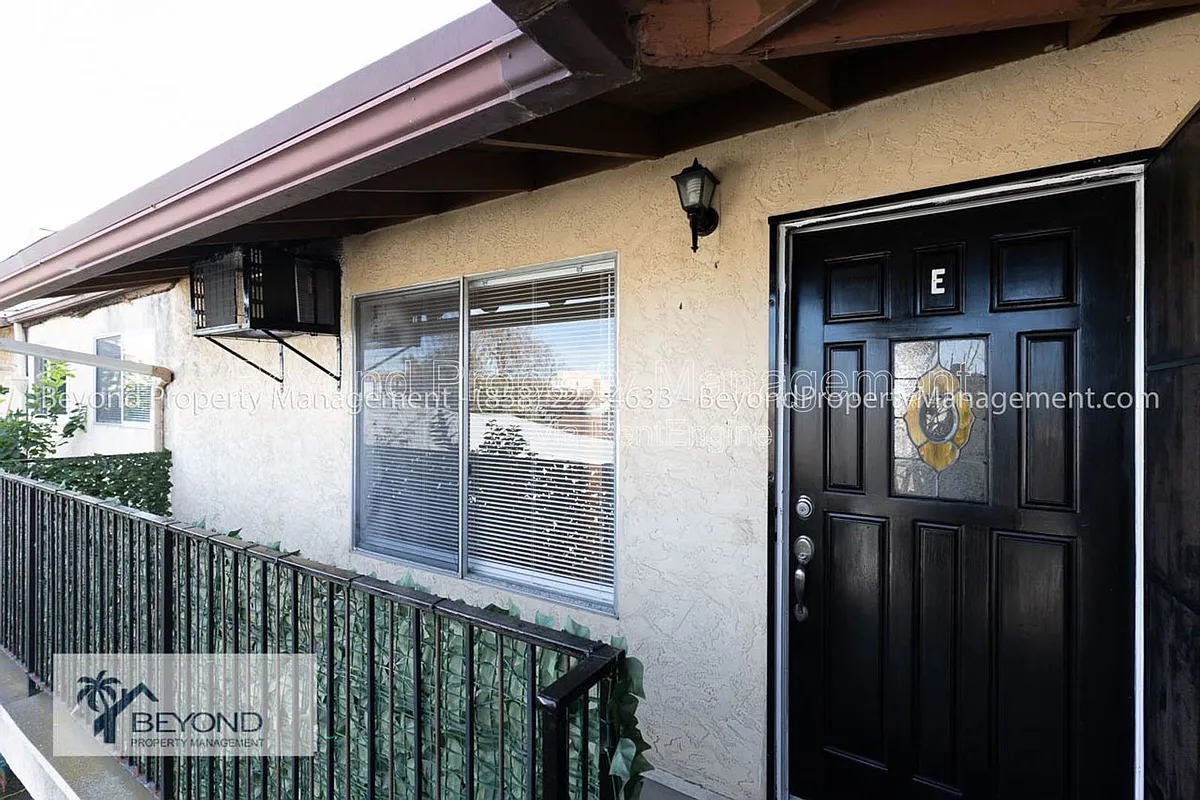 Building Photo - 4164 Cherokee Ave #E
