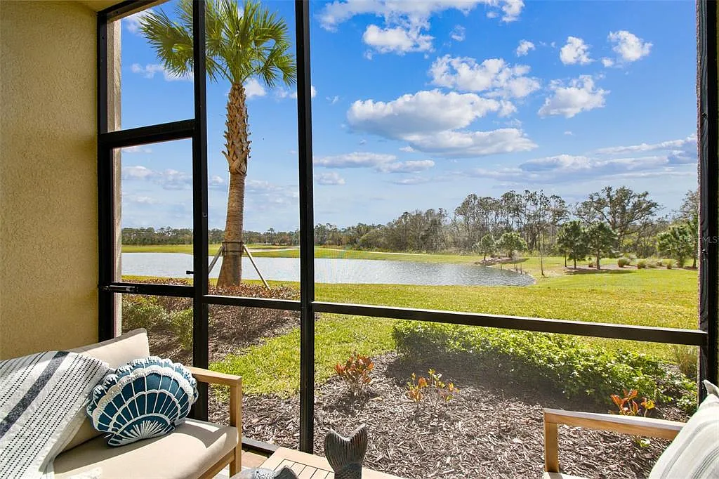 2 bed, 2.0 bath, 1142 sqft, $2,400 — Photo 3