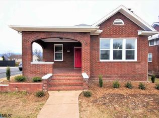 301 N 5th St, Shenandoah, VA 22849