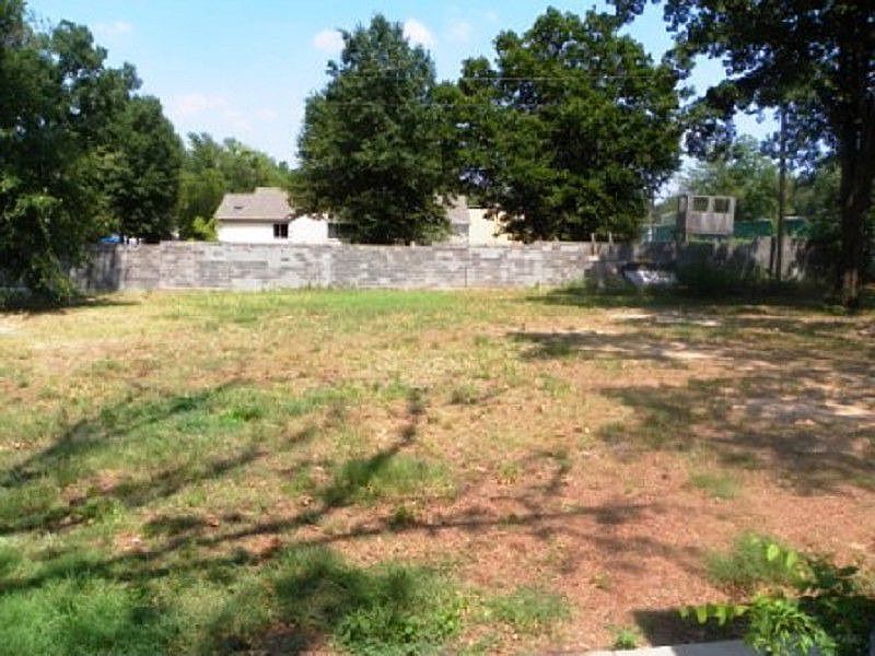 2nd image of 10113 Cherokee Ln