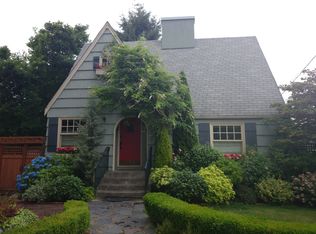 4022 SW Walker St, Seattle, WA 98116