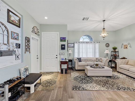 4th image of 8305 Dawn Breeze Ave