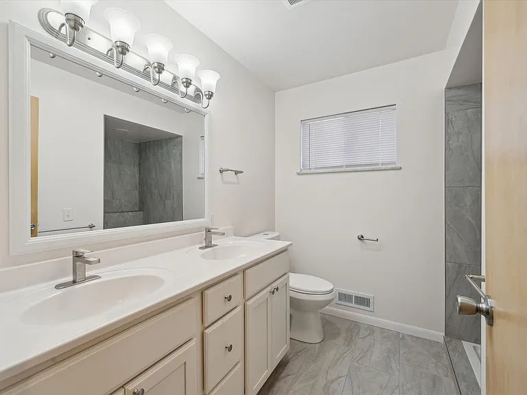 4021 Hillandale — Photo 24