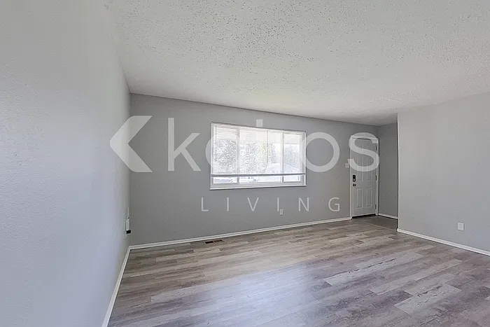 4 bed, 2.5 bath, 1040 sqft, $1,825 — Photo 3