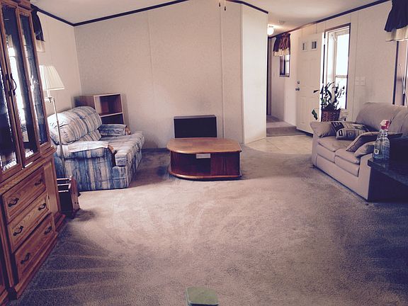 4th image of 35 Harmony Ln