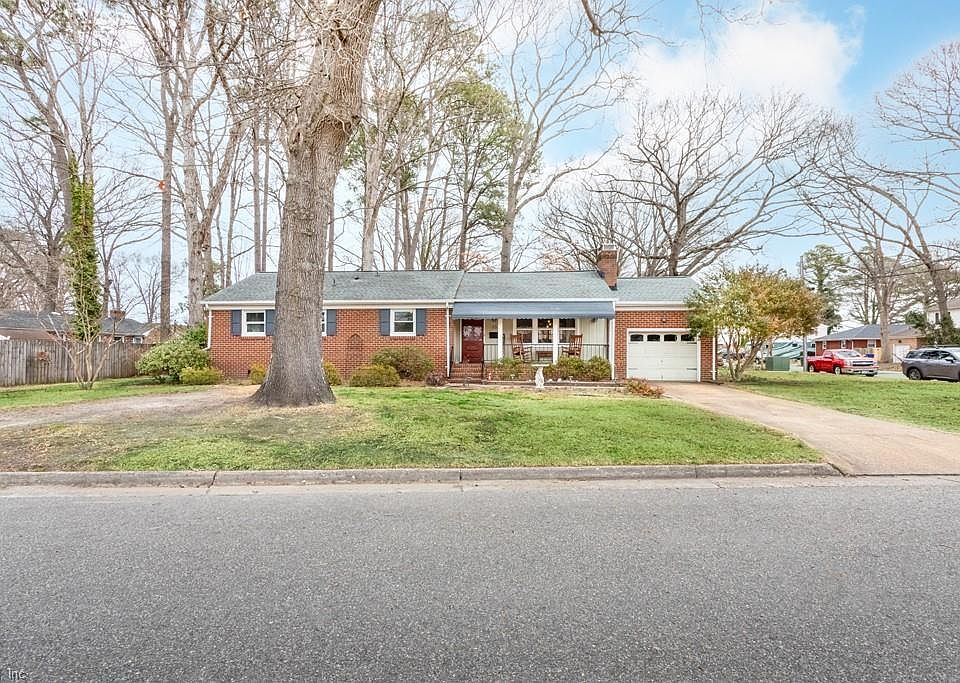 1st image of 15 Sanford Dr