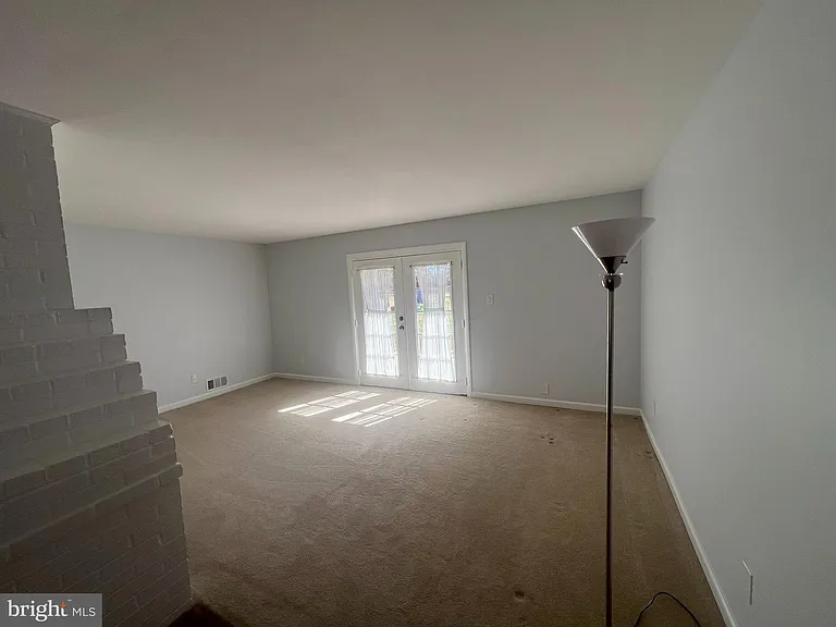 13209 Thornton Dr — Photo 8