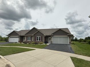 3106 S Blue Jay Ct, Beloit, WI 53511