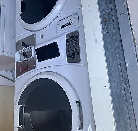 4th image of 399 S 12th St