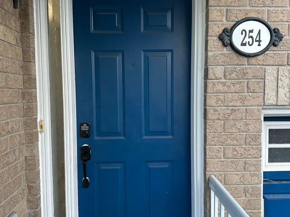 254 Marble Pl, Newmarket, ON L3X 2Y3