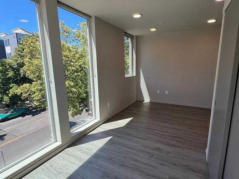The Merz Luxury Apartments — Photo 21