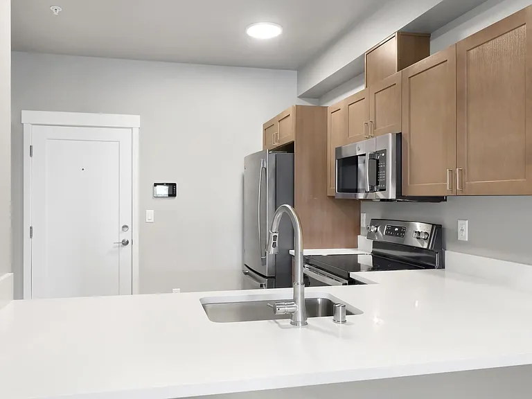 Kingsway Apartments — Photo 21