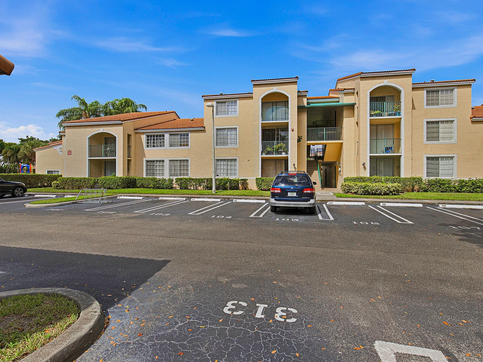 1 bed, 1.0 bath, 1076 sqft, $1,750 — Photo 4
