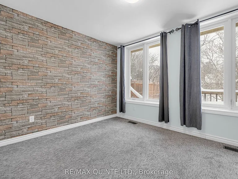 185 Foster Ave — Photo 9