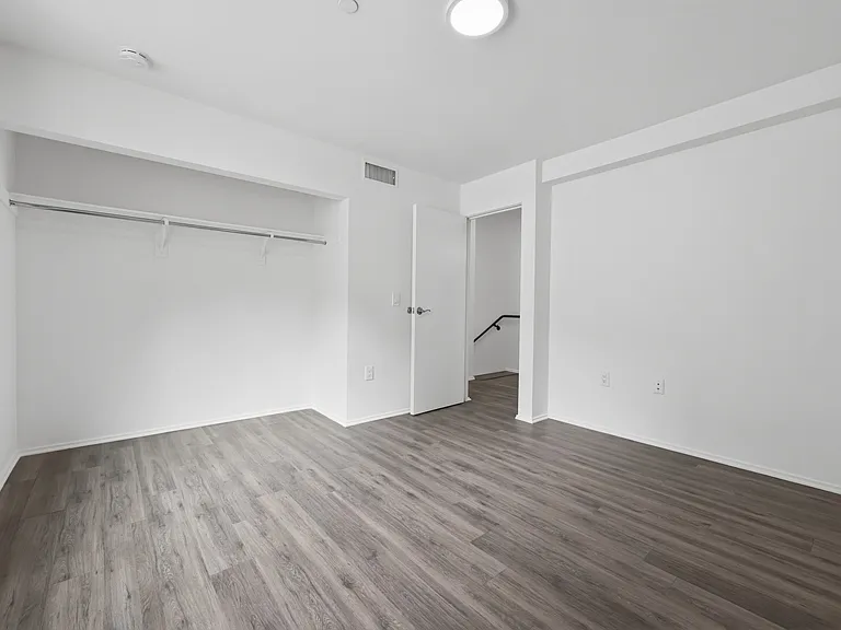 1737 Chalmers St #106E — Photo 22
