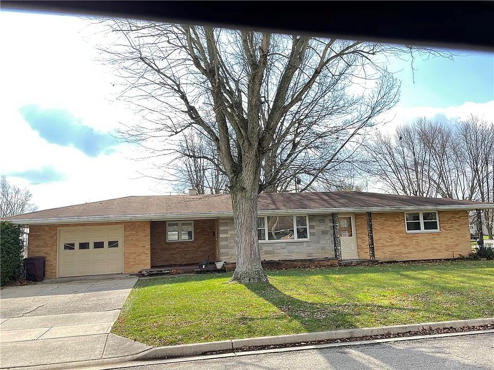 1st image of 8 Duerr Dr